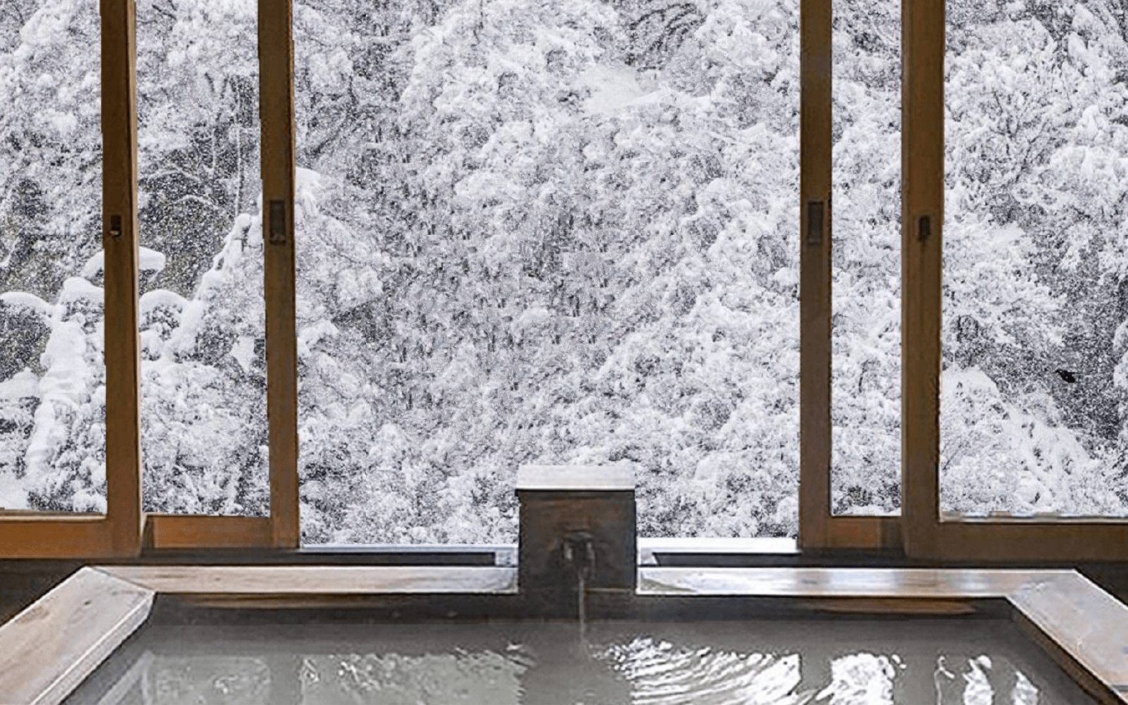 冬の絶景露天風呂