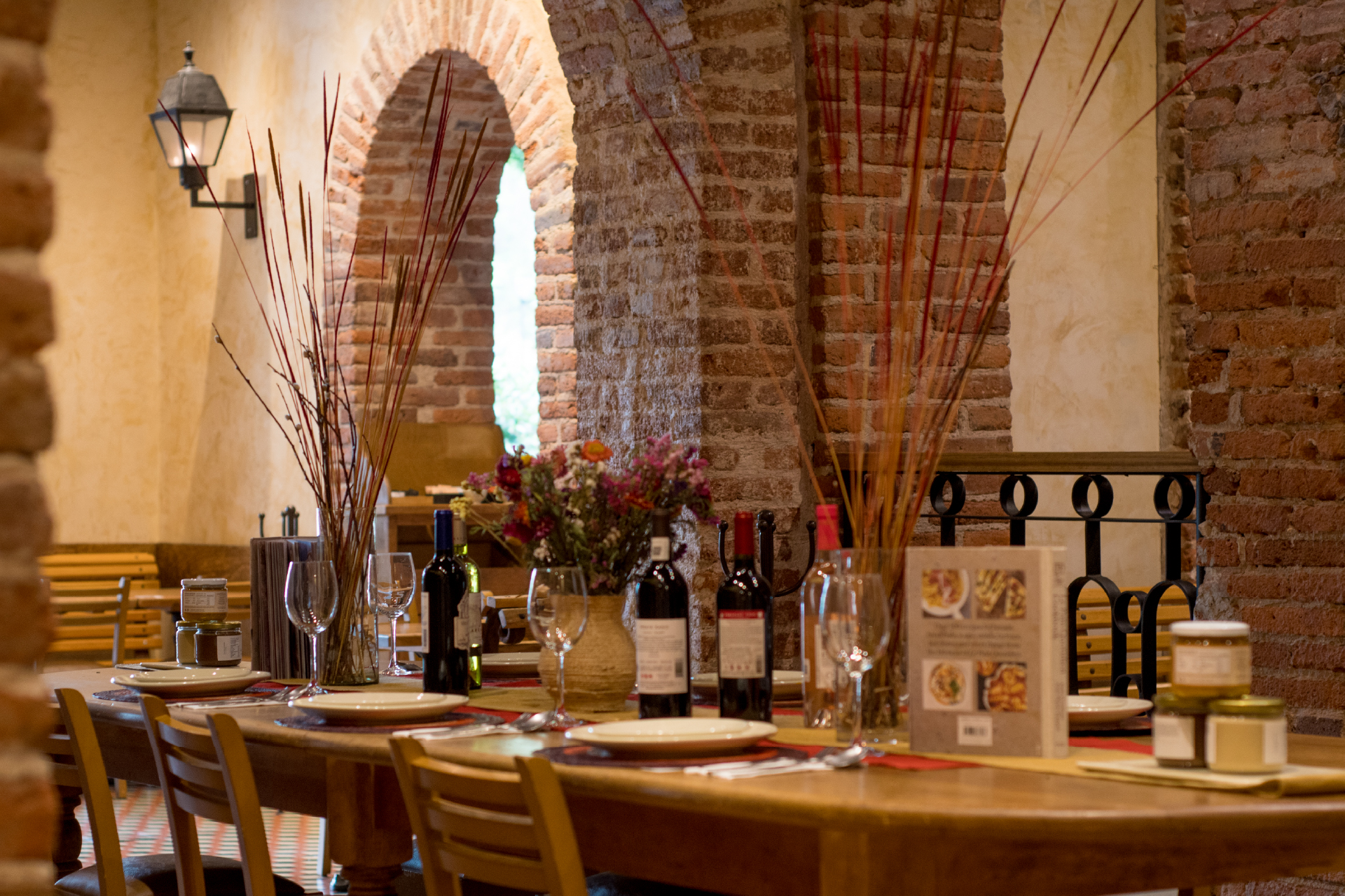 イタリア各地のワインを新入荷